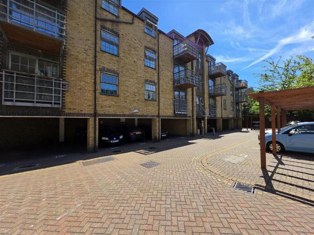 Flat for sale in Roding Riverside, Greater London