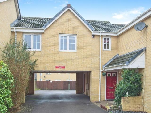 Flat for sale in Brynmenyn, Wales