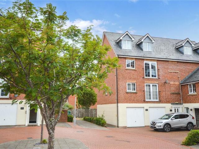 Flat for sale in Newtown, Wales