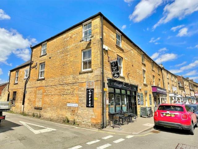 Flat for sale in Moreton-in-Marsh, Cotswold