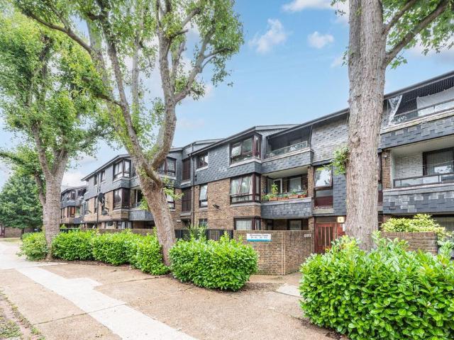 Flat for sale in Peckham, Greater London
