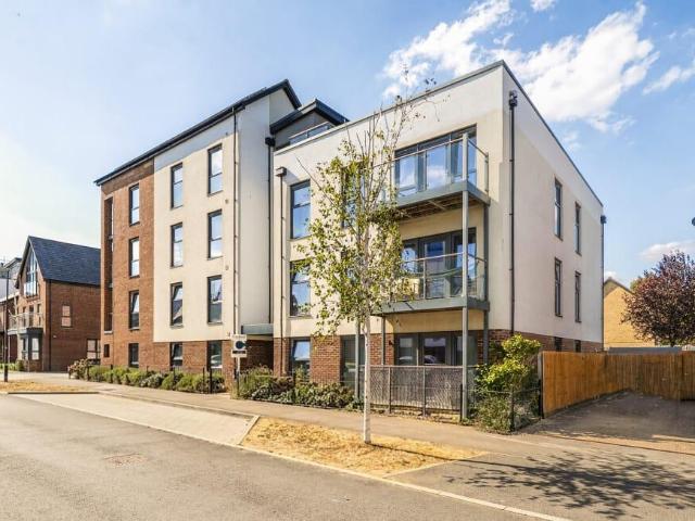 Flat for sale in Monkston Park, Milton Keynes