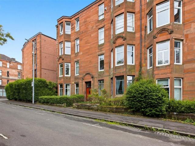 Flat for sale in Maryhill, Scotland