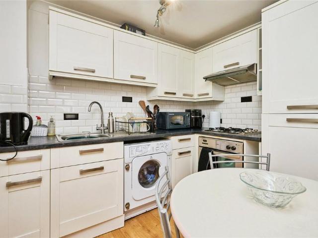 Flat for sale in Nodehill, Shide