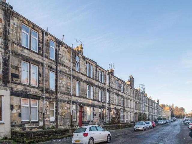Flat for sale in Glenburn, Scotland