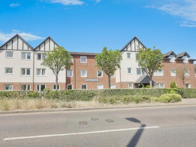 Flat for sale in North Shoebury, Alton Barnes