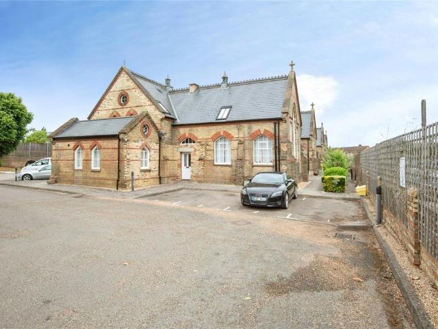 Flat for sale in Biggleswade, Bedfordshire