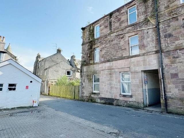 Flat for sale in Maybole, Scotland