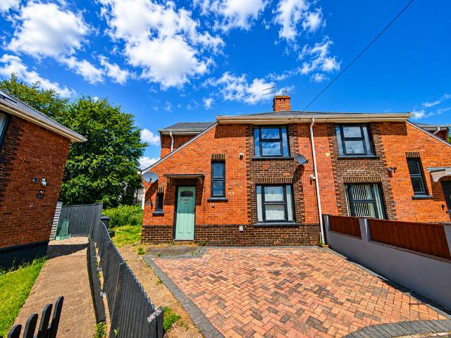 Flat for sale in Watergate, Devon