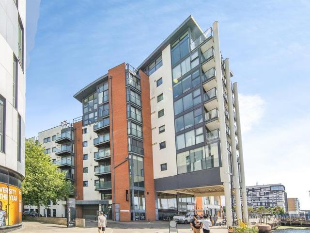 Flat for sale in Key Street, Suffolk