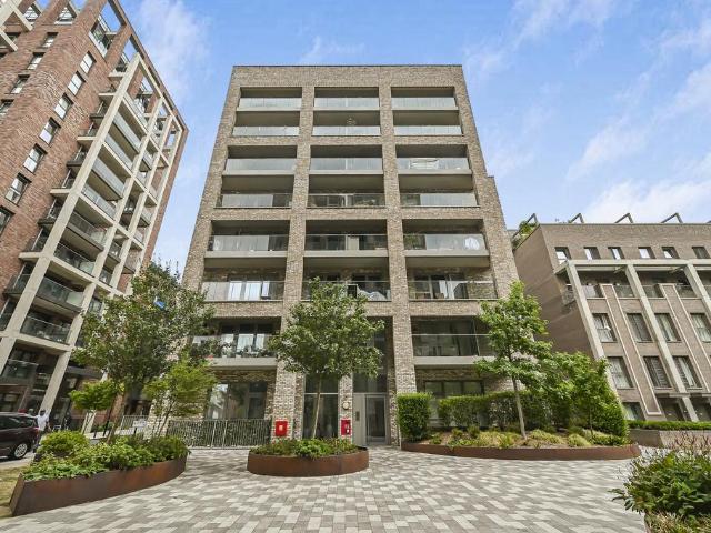 Flat for sale in Upton Park, Greater London