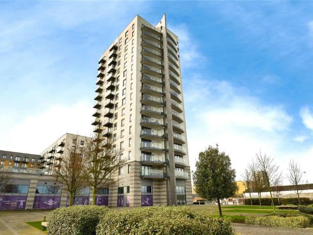 Flat for sale in Brompton, Gillingham