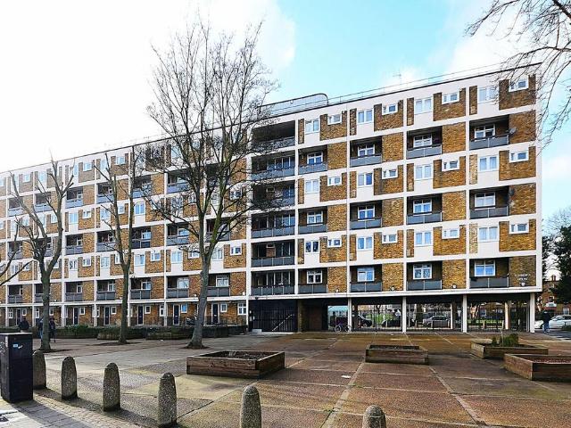 Flat for sale in Bethnal Green, Greater London