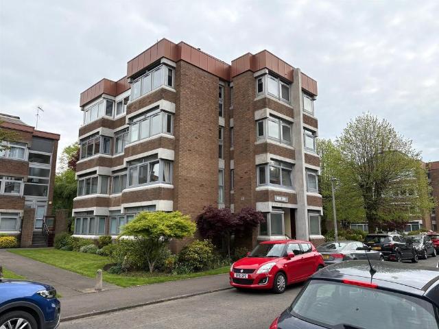 Flat for sale in Shawmoss, Langside