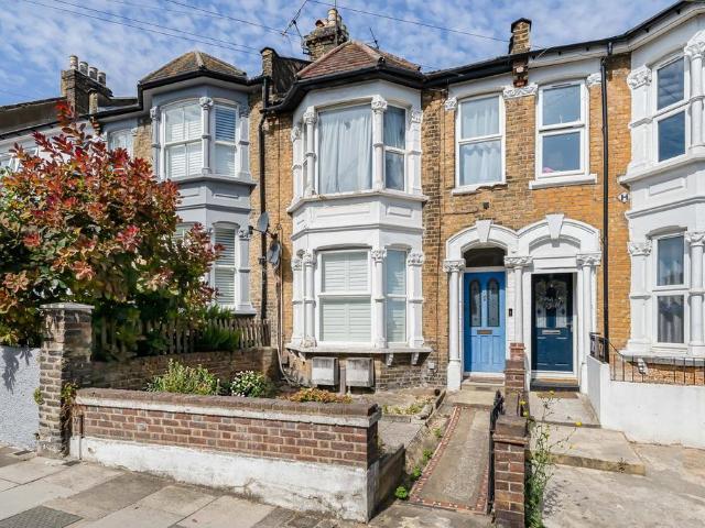 Flat for sale in Glyndon, Plumstead