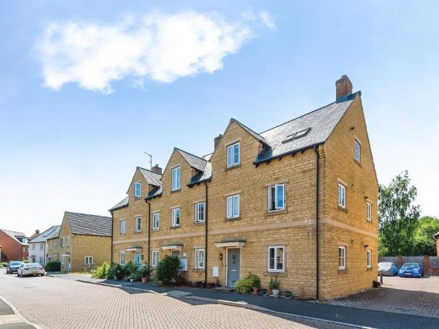 Flat for sale in Black Bourton, Oxfordshire