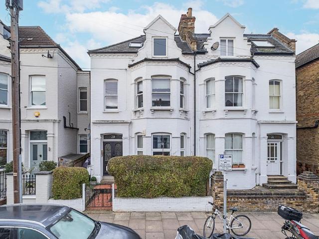 Flat for sale in Wandsworth, Greater London