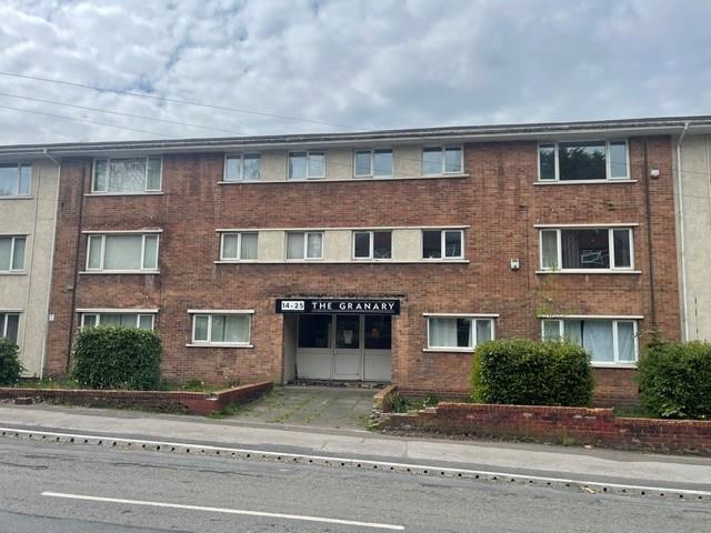 Flat for sale in Potters Corner, East Midlands