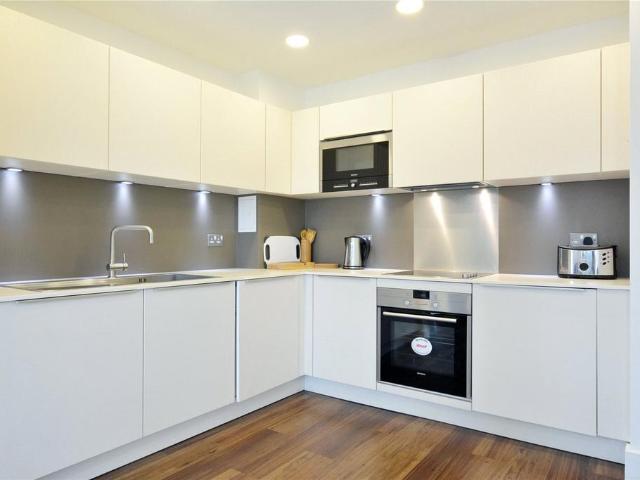 Flat for sale in London Borough of Islington, Greater London
