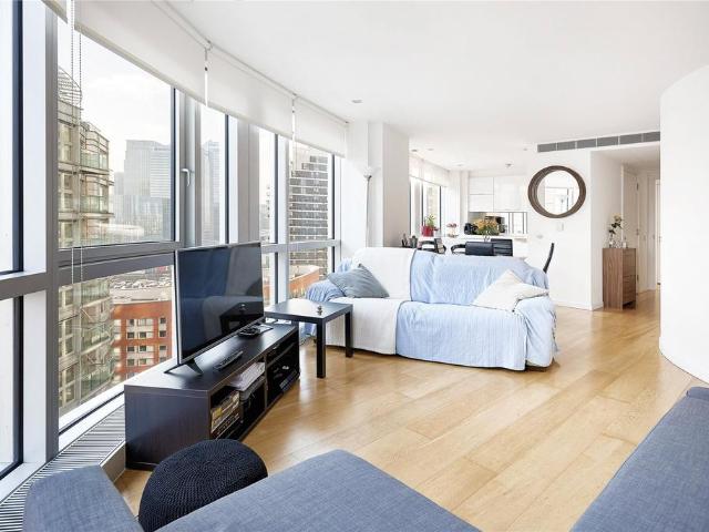 Flat for sale in Greenwich Peninsula, Greater London