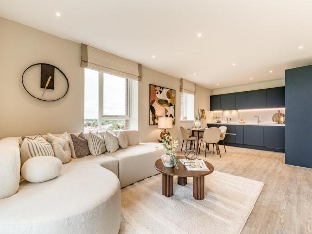 Flat for sale in London Borough of Hounslow, Heston