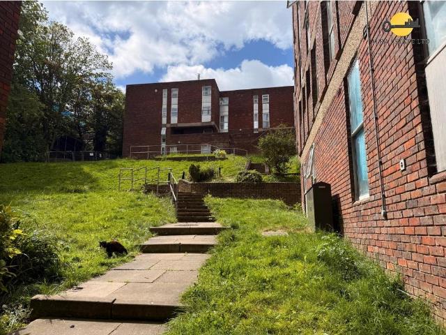 Flat for sale in Farley Hill, Spring Park