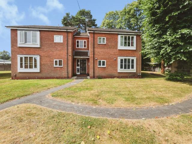 Flat for sale in Sutton Coldfield, West Midlands