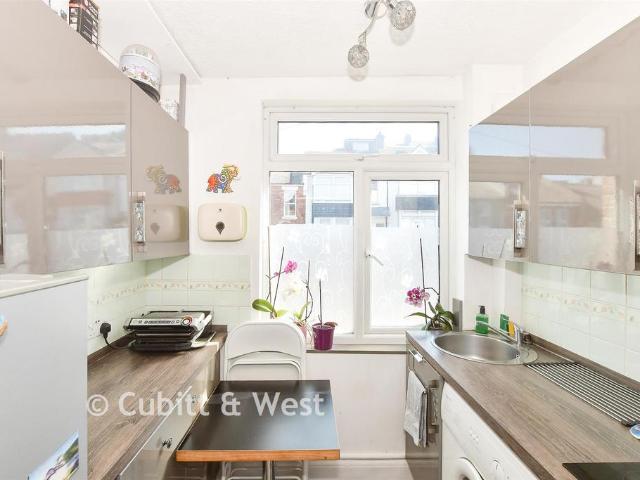 Flat for sale in Hollingdean, Brighton & Hove