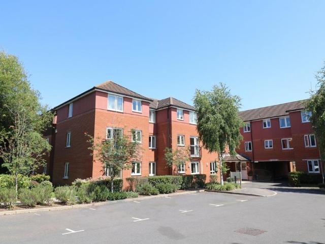 Flat for sale in Hedge End, Helford