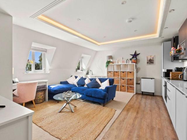 Flat for sale in Princes Risborough, Buckinghamshire