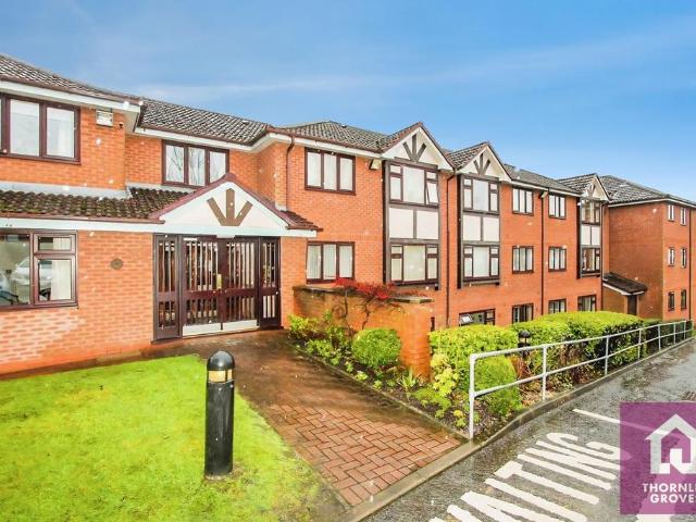 Flat for sale in Salford, Greater Manchester