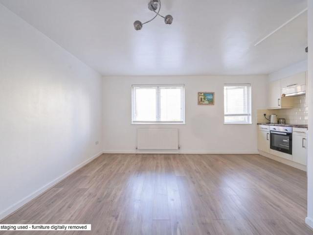Flat for sale in Tower Hill, Greater London