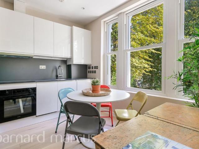 Flat for sale in Notting Hill, Greater London