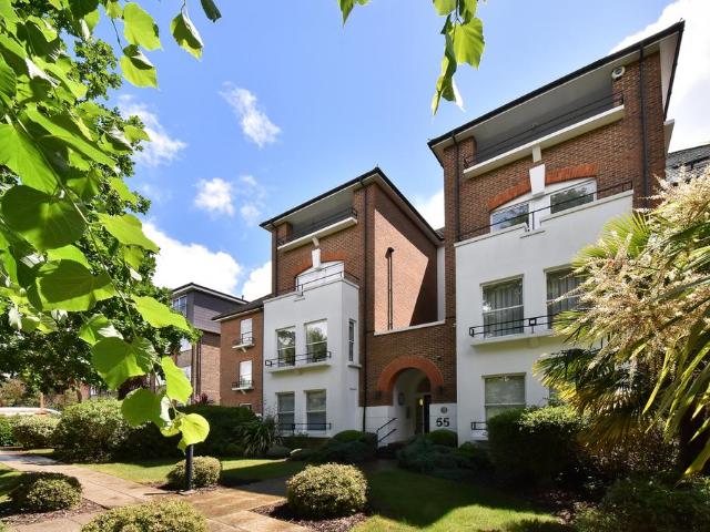 Flat for sale in Beckenham, Greater London