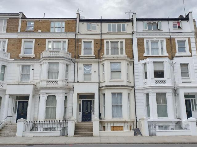 Flat for sale in Notting Hill, Greater London