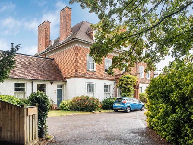 Flat for sale in Golden Valley, Gloucestershire