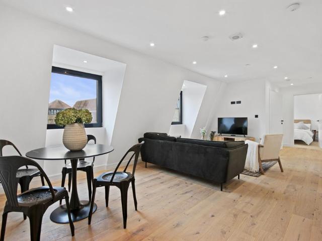 Flat for sale in Navestock Side, Essex