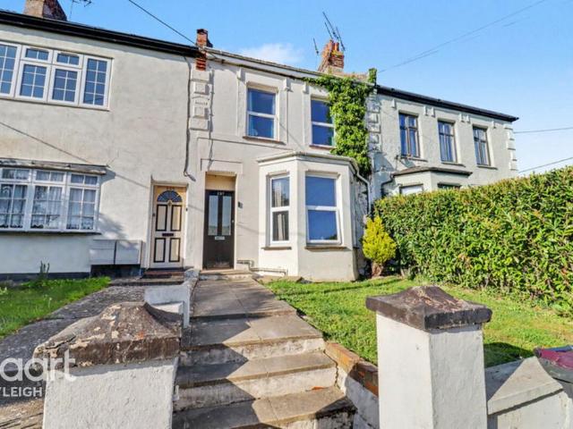 Flat for sale in Barling, Essex