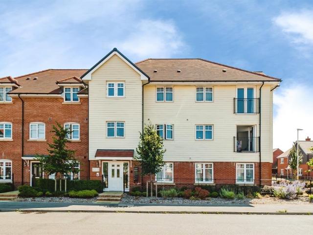 Flat for sale in Worthing, West Sussex