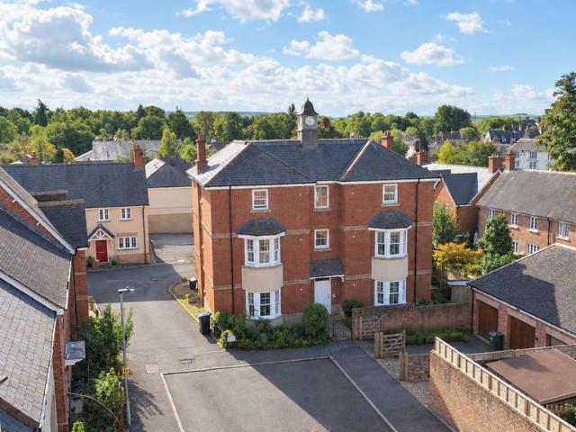 Flat for sale in Pewsey, Wiltshire