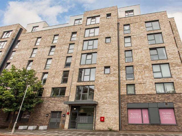 Flat for sale in Bromley-by-Bow, Limehouse