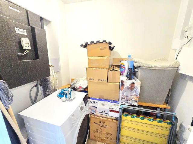 Flat for sale in Hayes, Greater London