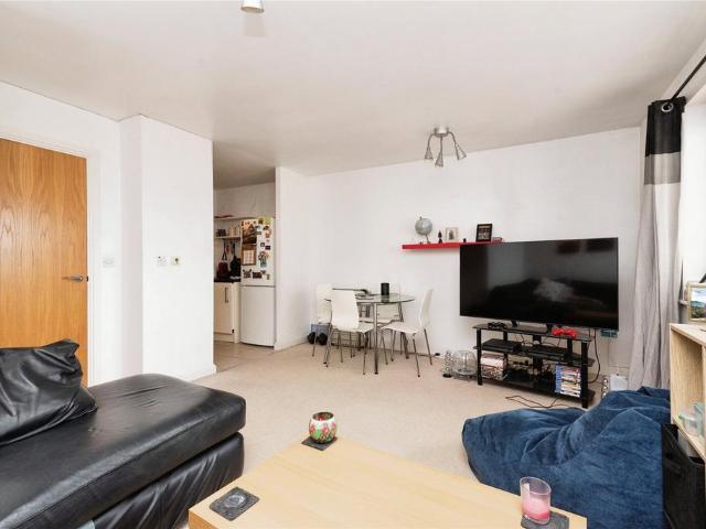 Flat for sale in City Centre, Falcon Lodge