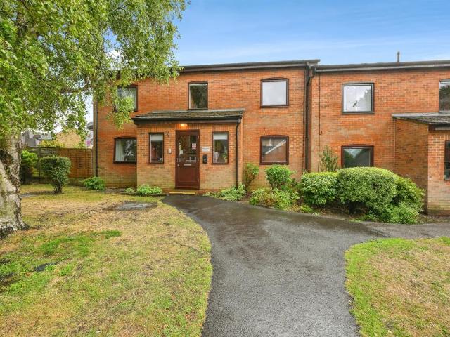 Flat for sale in Broxbourne, Hertfordshire