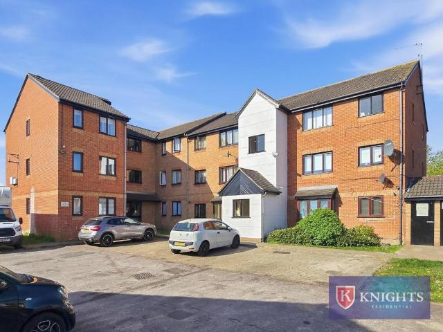 Flat for sale in Bowes, Greater London