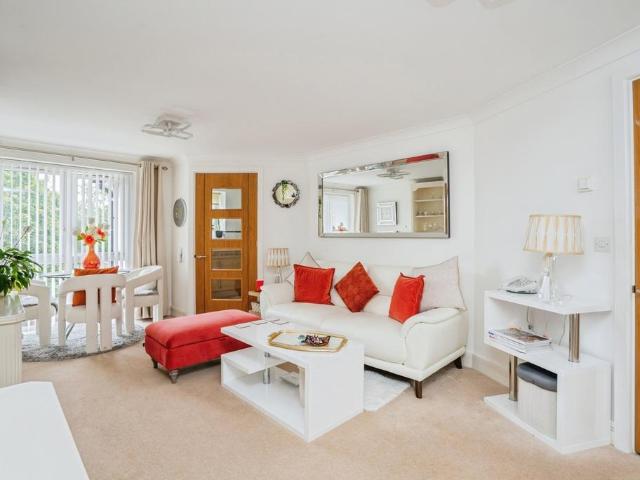 Flat for sale in Spring Vale, Hampshire