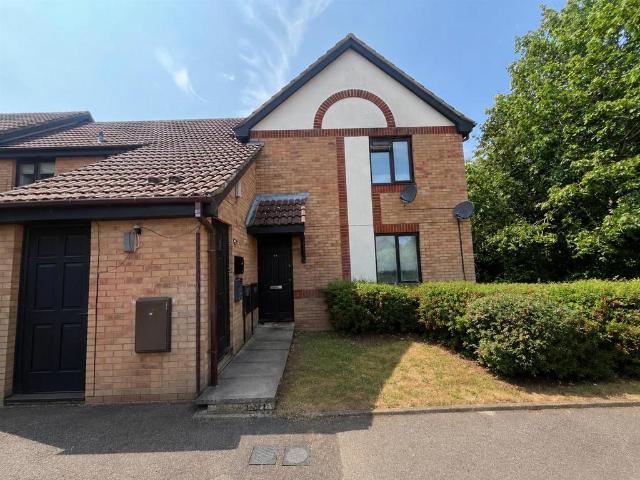 Flat for sale in Fenny Stratford, Milton Keynes
