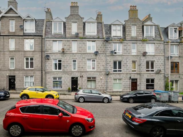 Flat for sale in Ballindoch, Scotland