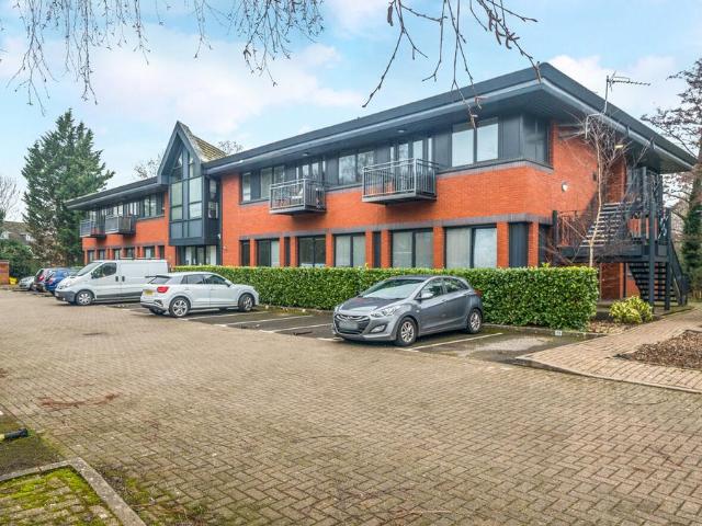 Flat for sale in Catteshall, Fole
