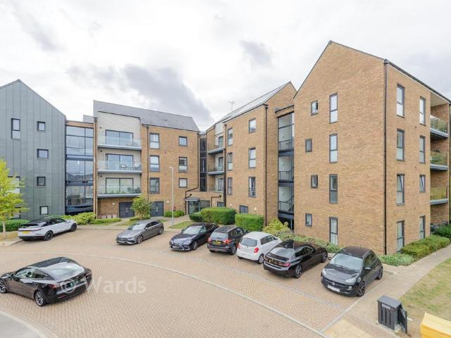 Flat for sale in Stone, Monks Orchard